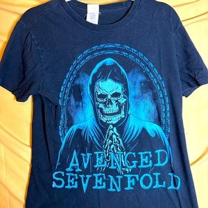 Avenge Sevenfold Vintage t- shirt size Medium!